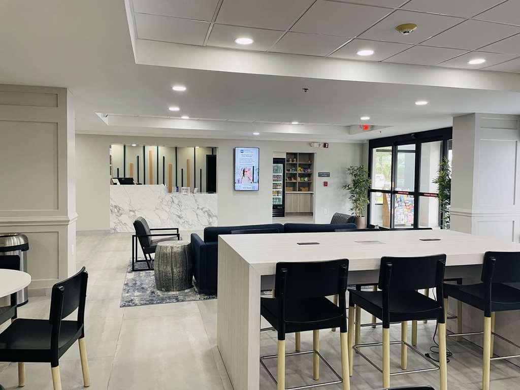 Best Western Plus Sugar Land/Stafford Interior photo